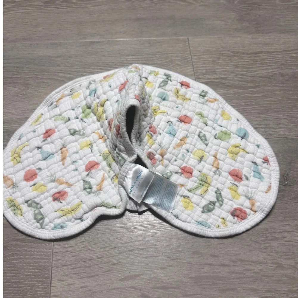 Aden + Anais Essentials Cotton Muslin Burpy Bib Reversible Fruit Lemon Veggies